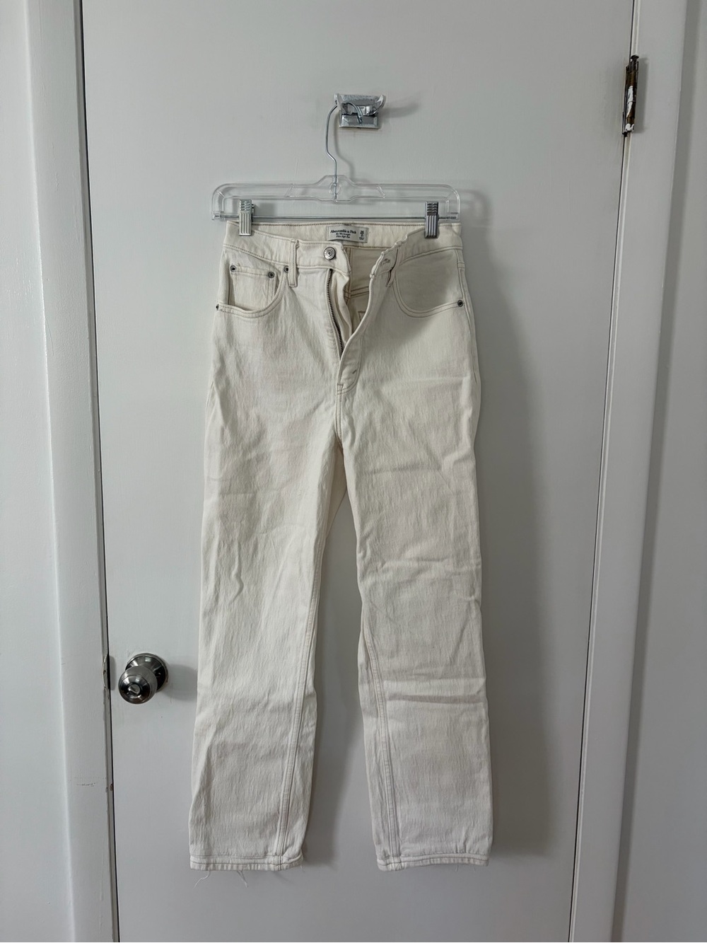 Abercrombie & Fitch women’s Cream Straight Jeans